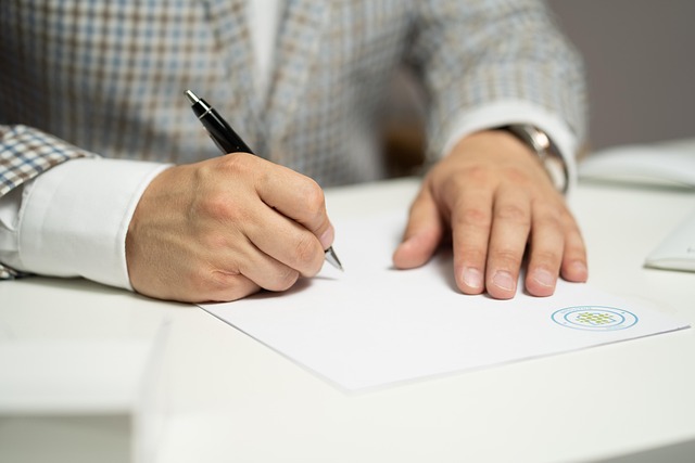 數位服務消費者權益：爭議解決與理論分析